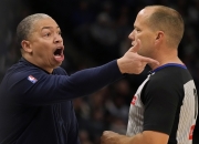 乐鱼体育官方-关于森林狼惨败快船，艾德华兹遭限制的信息