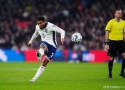 关于QPR风头无两，登顶英格兰足球顶级联赛的信息