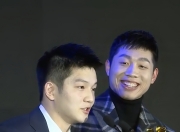 乐鱼体育视频-许昕与樊振东组合夺得乒乓球混双银牌