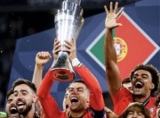 乐鱼体育网站-包含斯洛伐克客场逆转威尔士，夺得宝贵三分的词条