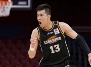 乐鱼体育中国官网-银川男篮努力拼搏，赢得比赛胜利