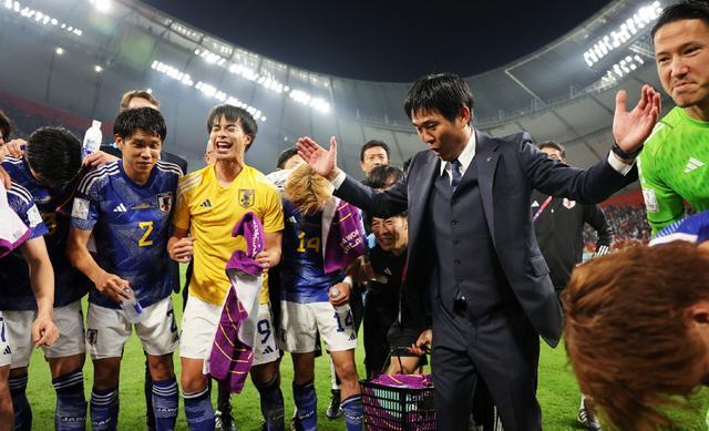 亚洲足坛豪门交手，胜者晋级抢眼