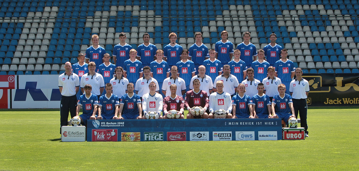 包含西班牙队备战遇困扰，教练组调整战术的词条