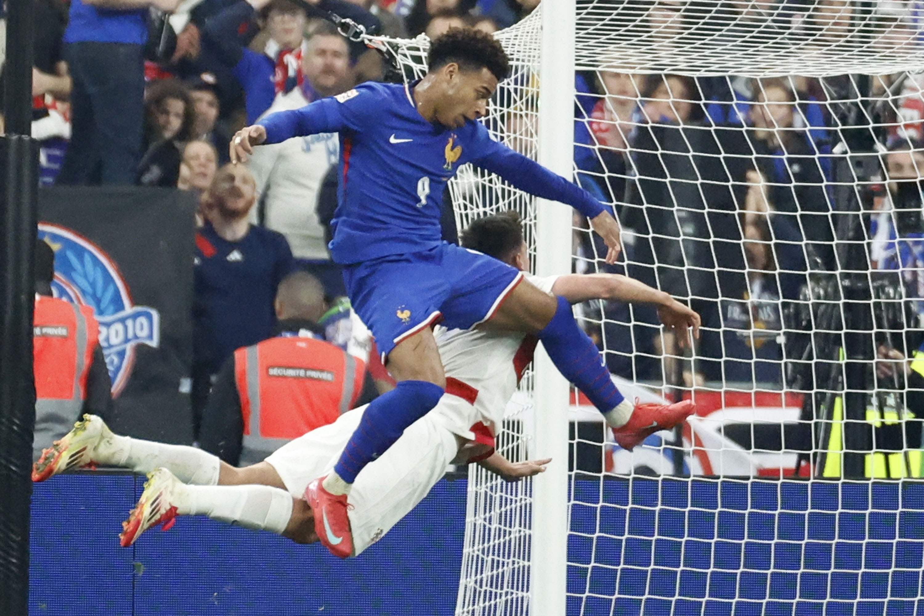 比利时击败冰岛，成功晋级欧国联半决赛