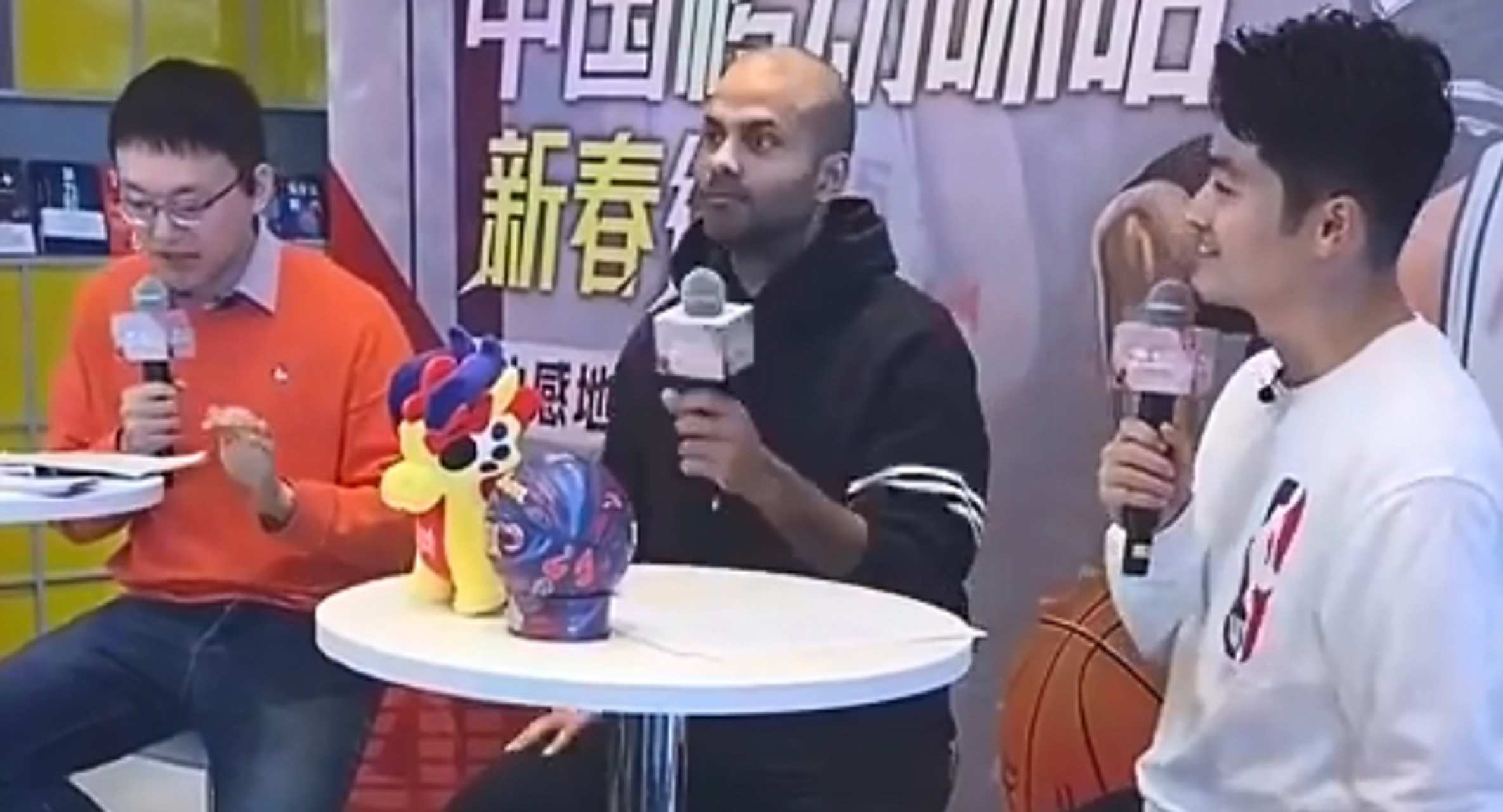 关于马刺队发挥稳定,帕克复出助攻连连的信息 关于马刺队发挥稳定,帕克复出助攻连连的信息