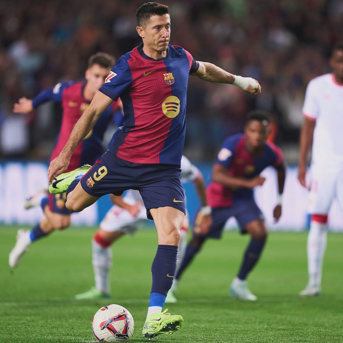 巴萨主场大胜皇马,梅西梅开二度领衔狂欢夜的简单介绍 巴萨主场大胜皇马,梅西梅开二度领衔狂欢夜的简单介绍