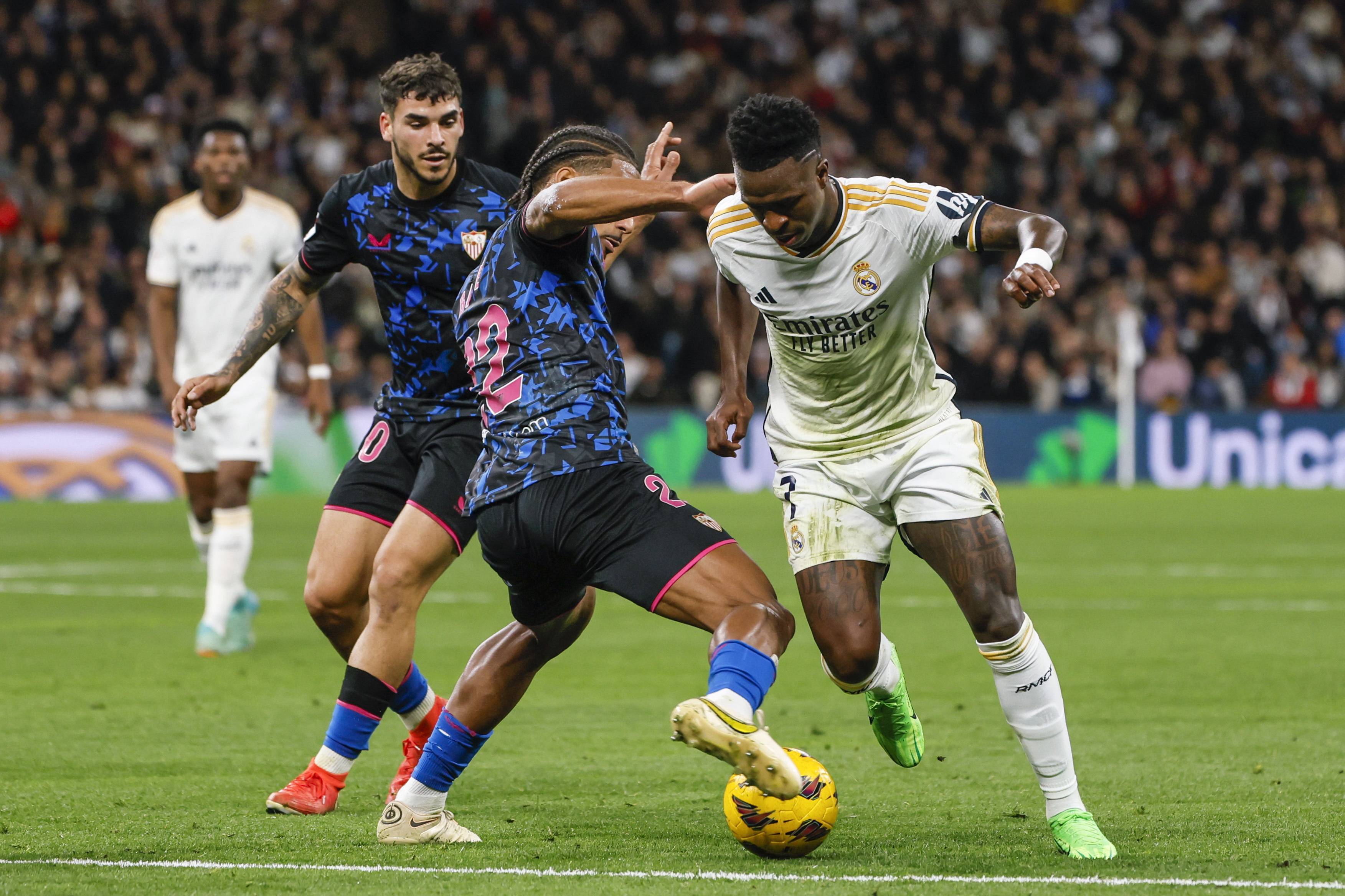 塞维利亚客场失利，遗憾出局