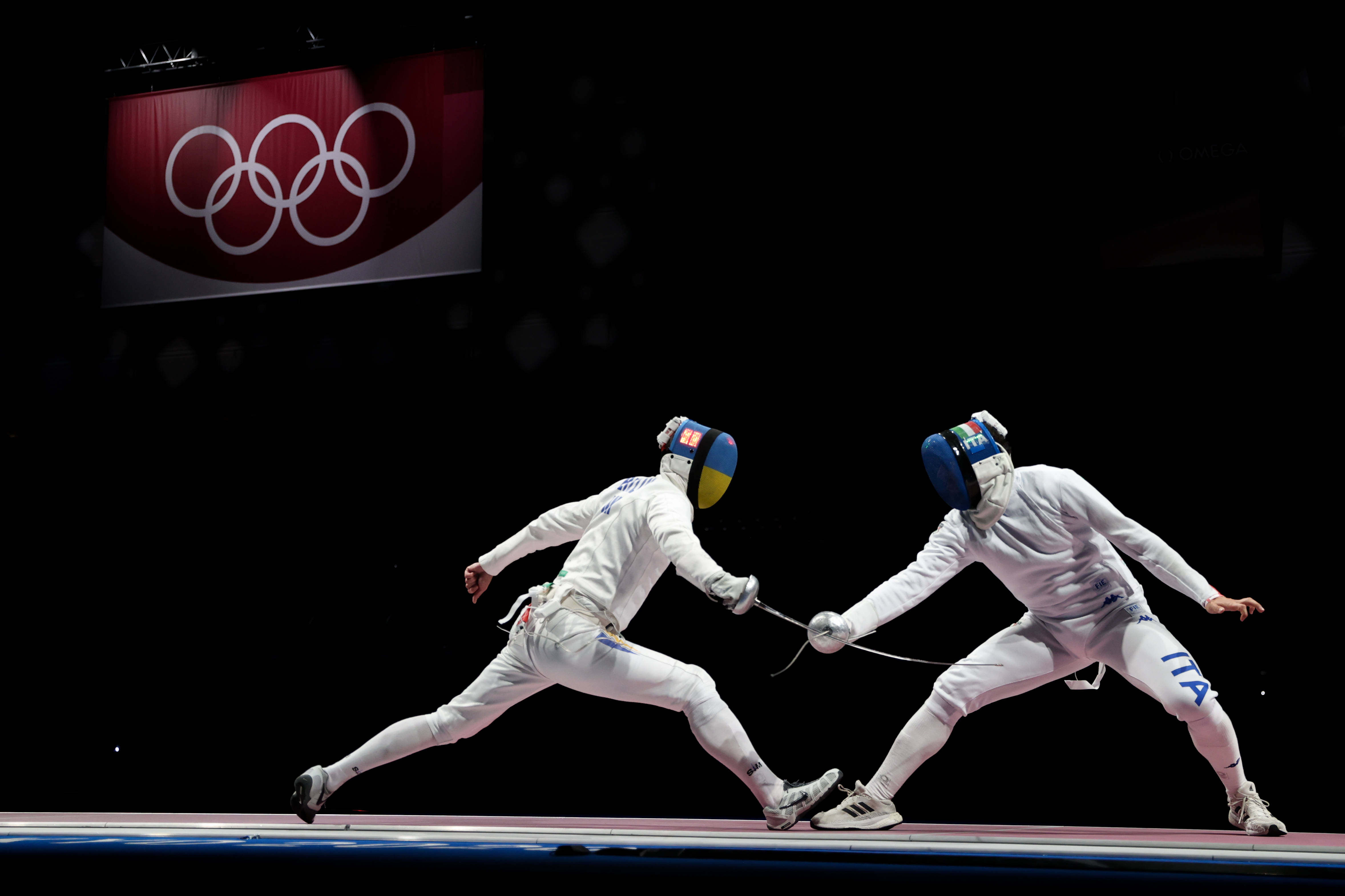 意大利代表团在击剑比赛中表现抢眼，获奖