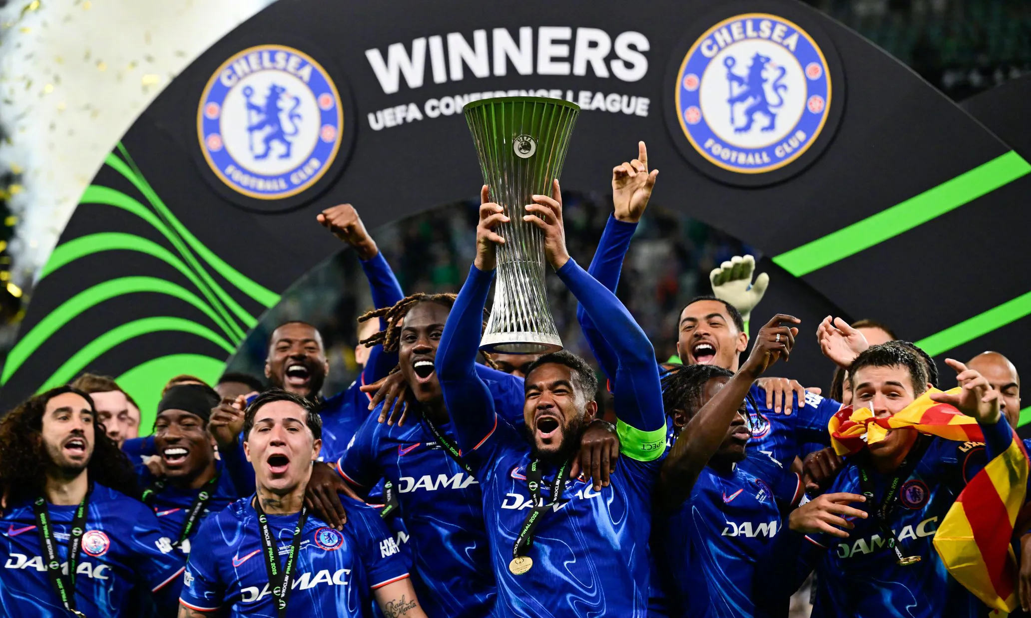 切尔西新帅接手,球迷期待新赛季表现!的简单介绍 切尔西新帅接手,球迷期待新赛季表现!的简单介绍