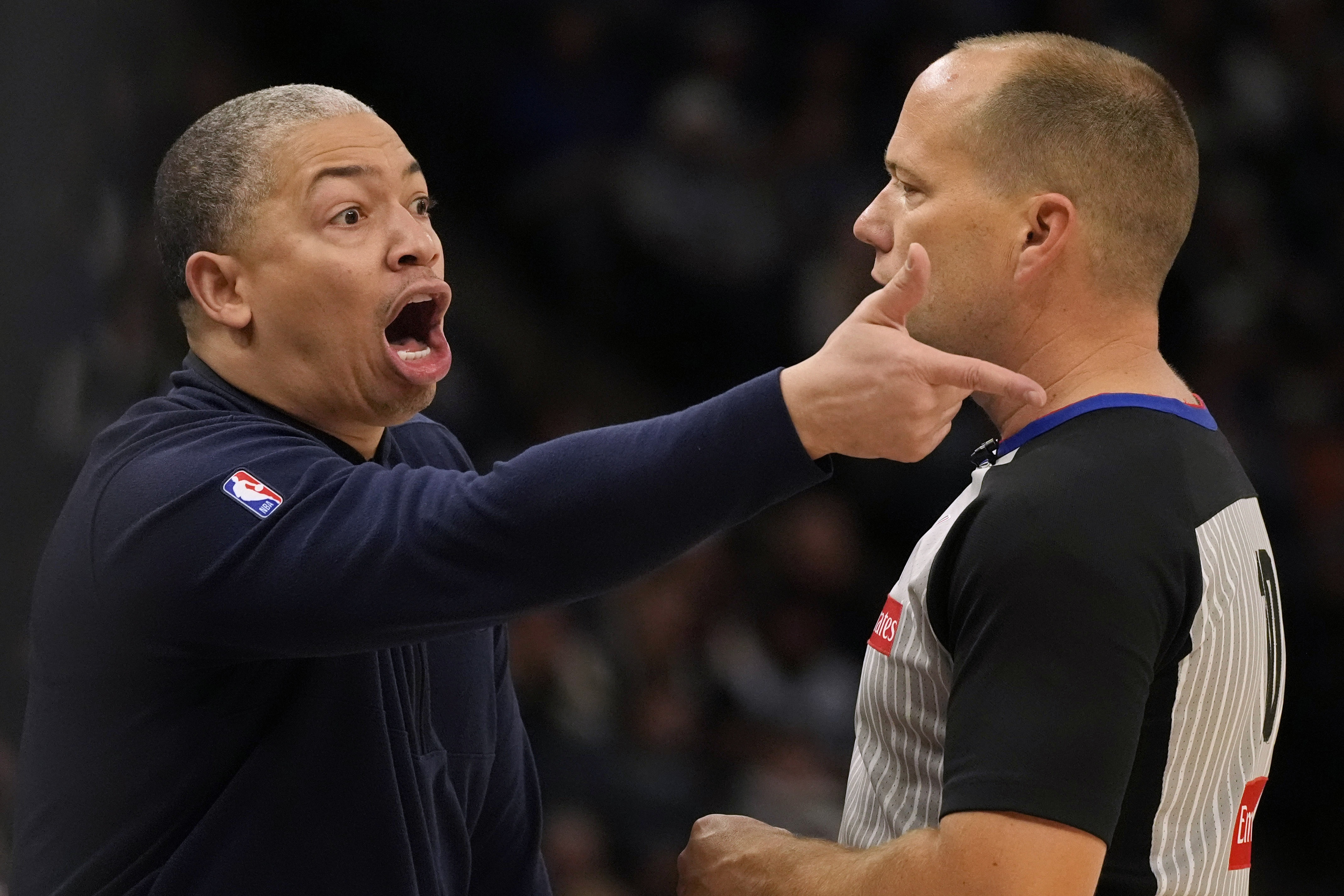 关于森林狼惨败快船,艾德华兹遭限制的信息 关于森林狼惨败快船,艾德华兹遭限制的信息